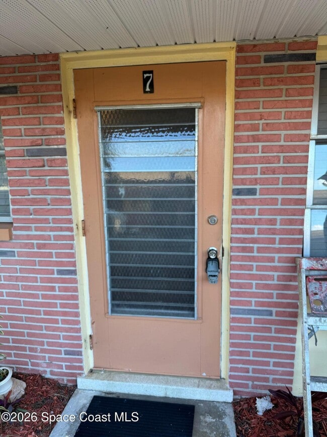 Building Photo - 2095 Pineapple Ave