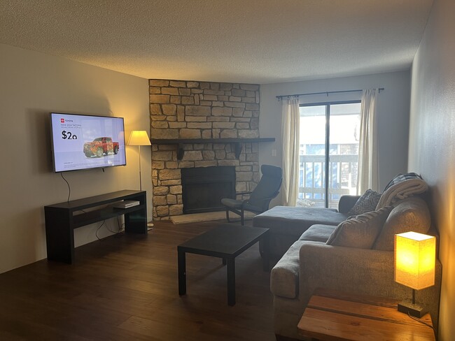 Foto del edificio - 8335 Fairmount Dr