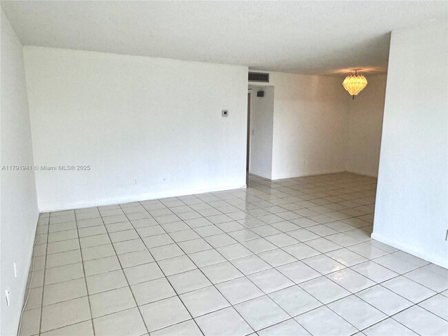 Building Photo - 2495 SW 82nd Ave