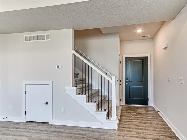 Building Photo - 6941 Holly Ct