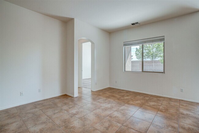 Building Photo - 3 Bedroom, 2 Bath Townhome in Granville!