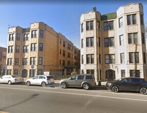Building Photo - 1542 N Kedzie Ave