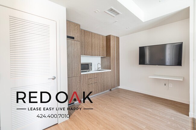 Foto del edificio - 11649 Mayfield Ave