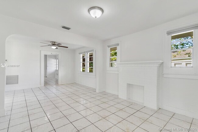 Foto del edificio - 38 NW 53rd St