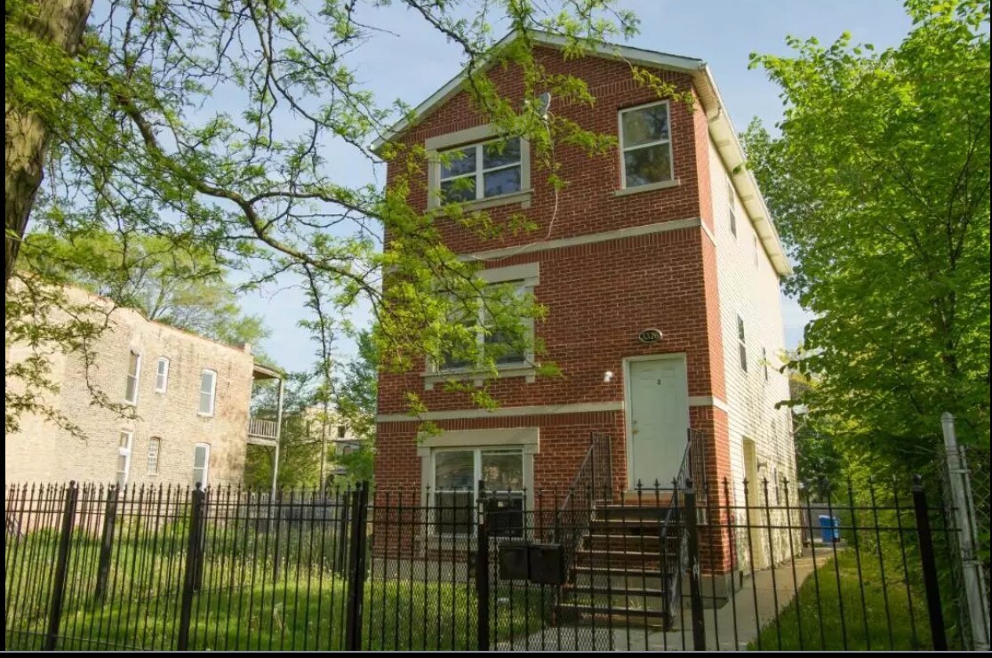 Primary Photo - 3326 W Walnut St