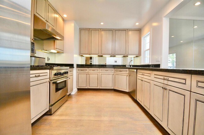 Foto del edificio - Stunning 3 BR | 2 BA in Noe Valley - Must See!