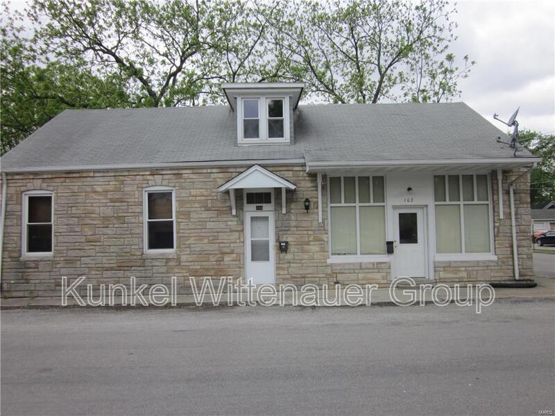 Primary Photo - 104 S Alton St