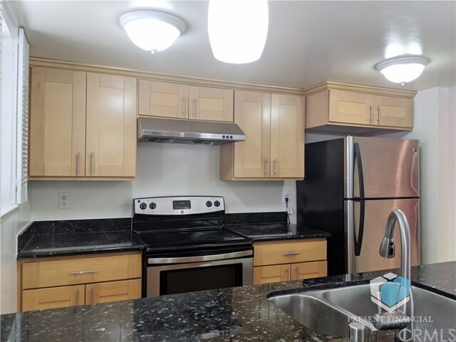 Building Photo - 215 Red Oak Dr W