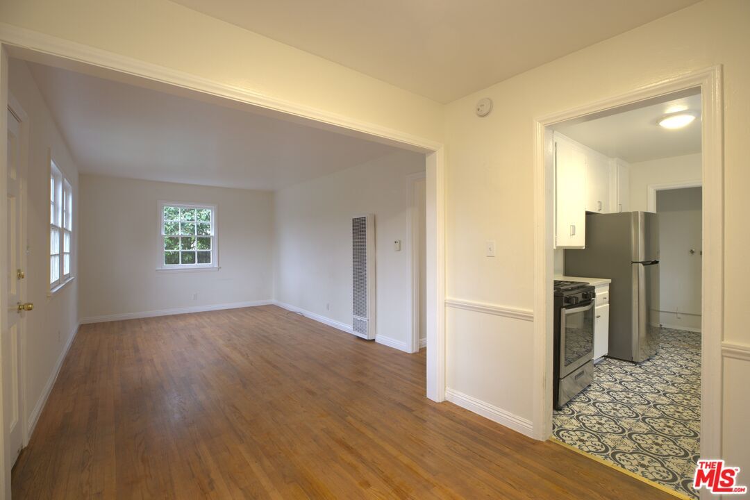Primary Photo - 3400 Mentone Ave