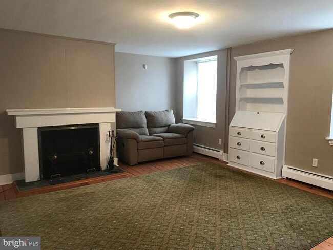 Foto del edificio - 815 Cypress Ave
