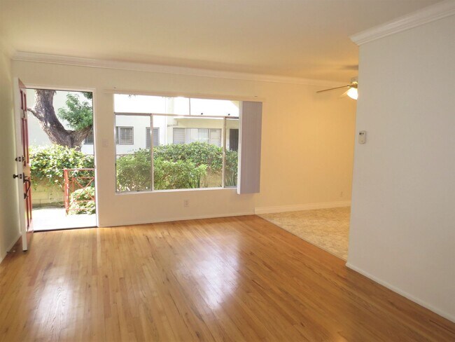 Foto del edificio - 1219 Barry Ave