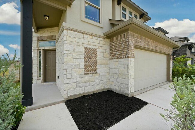 Building Photo - 105 Munk Ln