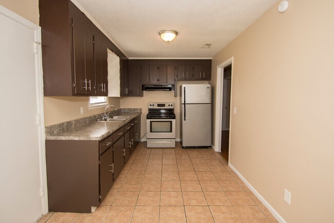 Building Photo - 1707 Long Shadow Ln