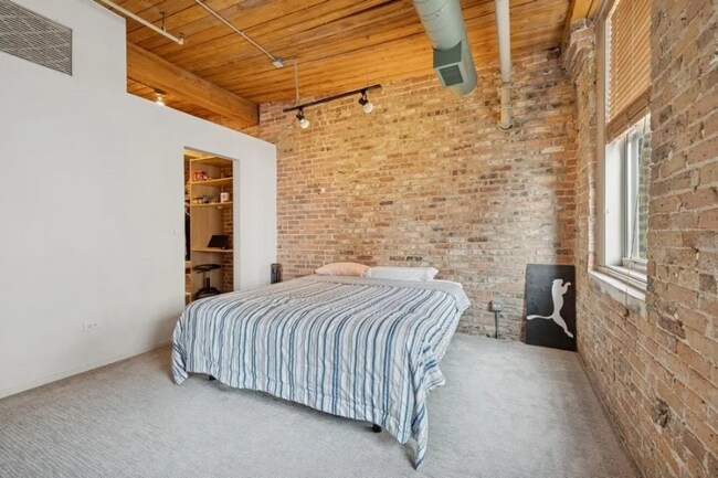 Foto del edificio - 420 S Clinton St