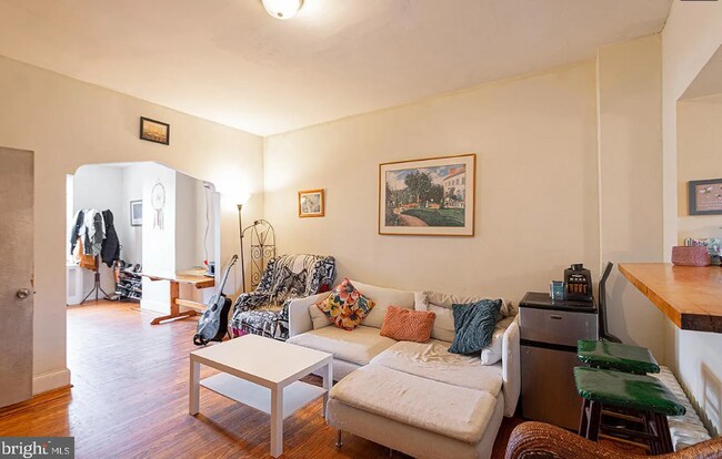 Foto del edificio - Spacious 4BR Home Steps from Frankford Ave | Private Patio + Tons of Natural Light