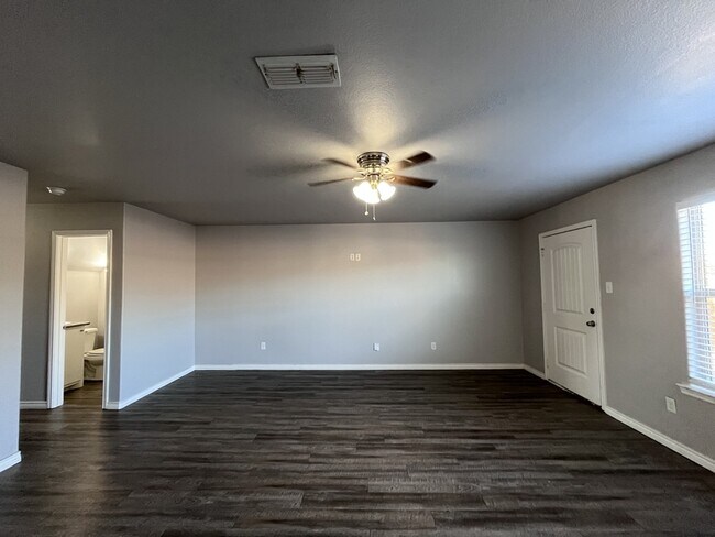 Foto del edificio - 3416 Itasca St