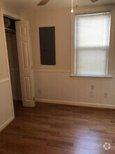 Building Photo - 1056 Little Bay Ave