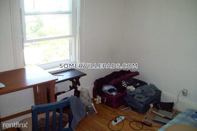 Building Photo - 4 br, 1 bath  - 380 Washington St # 2H