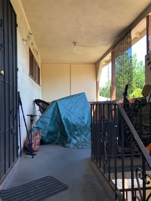 Private patio - 12733 Oxnard St