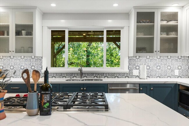 Foto del edificio - 1575 Fox Ridge Rd