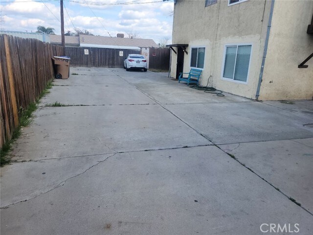 Building Photo - 731 Oswell St