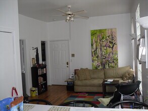 Building Photo - 2321 W Belmont Ave
