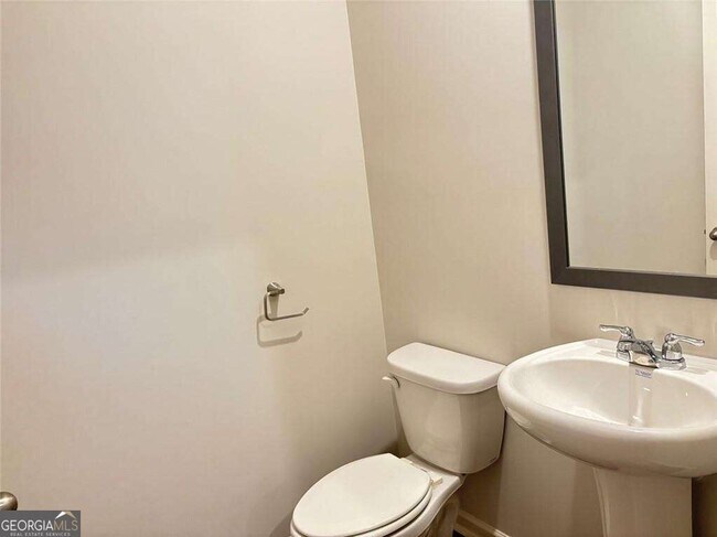 Foto del edificio - 3240 Greyton Dr