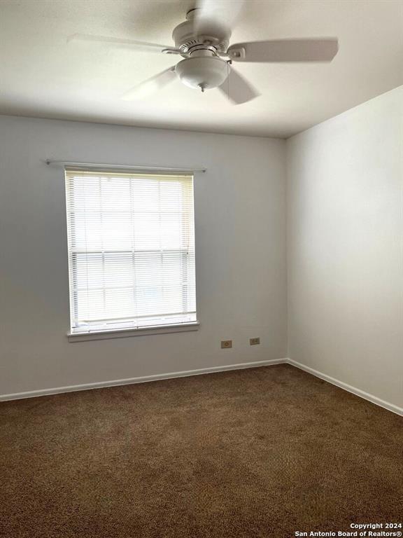 Building Photo - 136 Valley Oak Dr