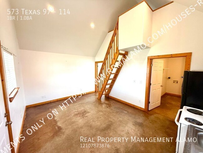 Building Photo - AVAILABLE NOW! 1 Bedroom / 1 Bath Lodge w/...