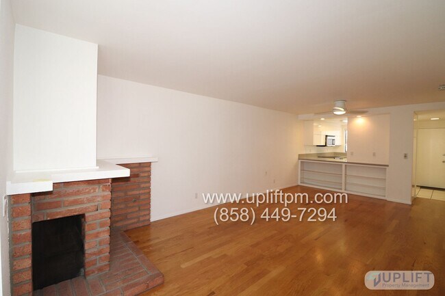 Foto del edificio - 1 Bed 1 Bath near UCSD, laundry in unit, P...