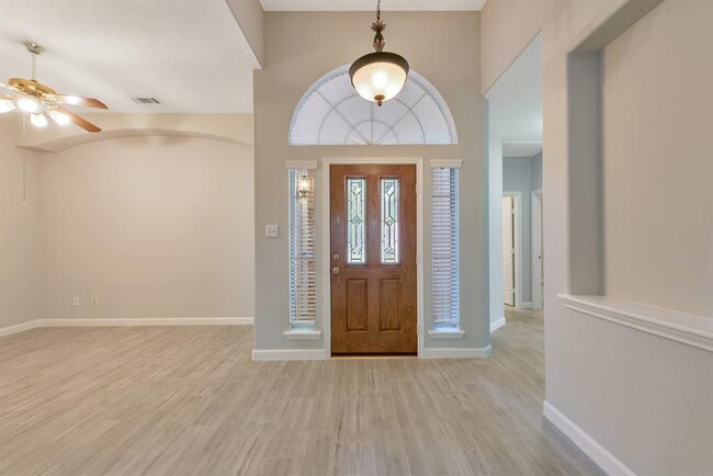 Foto del edificio - 26 Hidden Meadow Dr