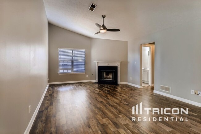 Foto del edificio - 270 Hayward Ln