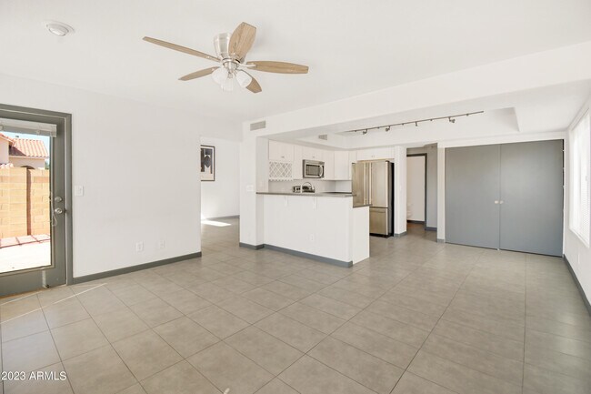 Foto del edificio - 4703 E Angela Dr