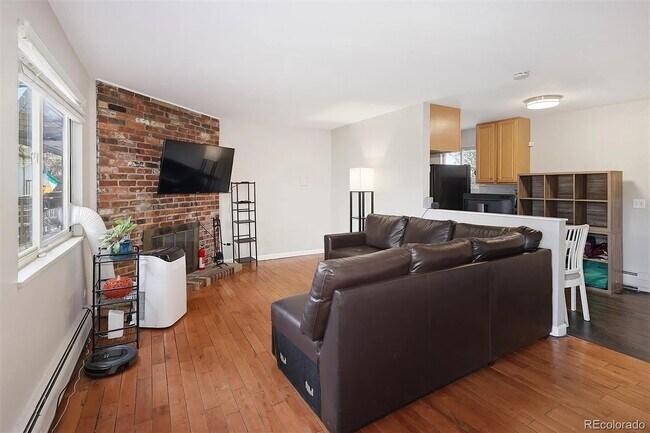 Foto del edificio - 2700 S Holly St