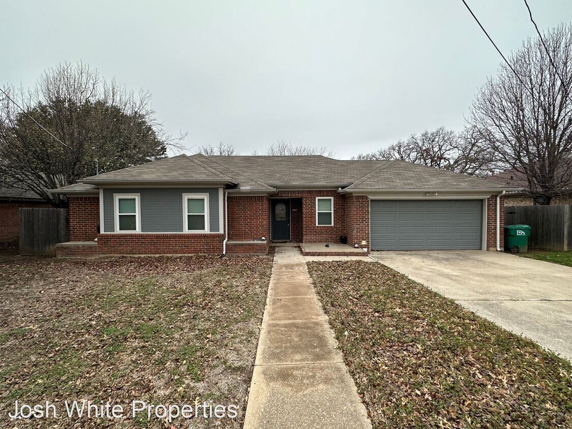 Primary Photo - 3 br, 1 bath House - 809 Audra
