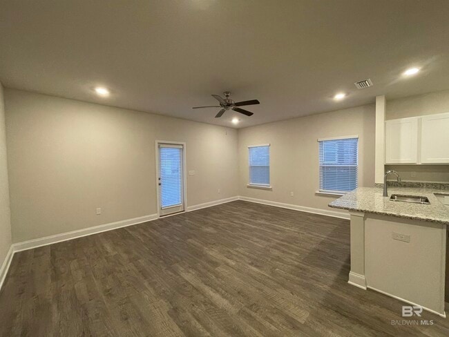 Building Photo - 6680 Spaniel Dr