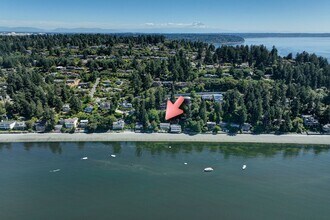 Building Photo - 16507 Maplewild Ave SW