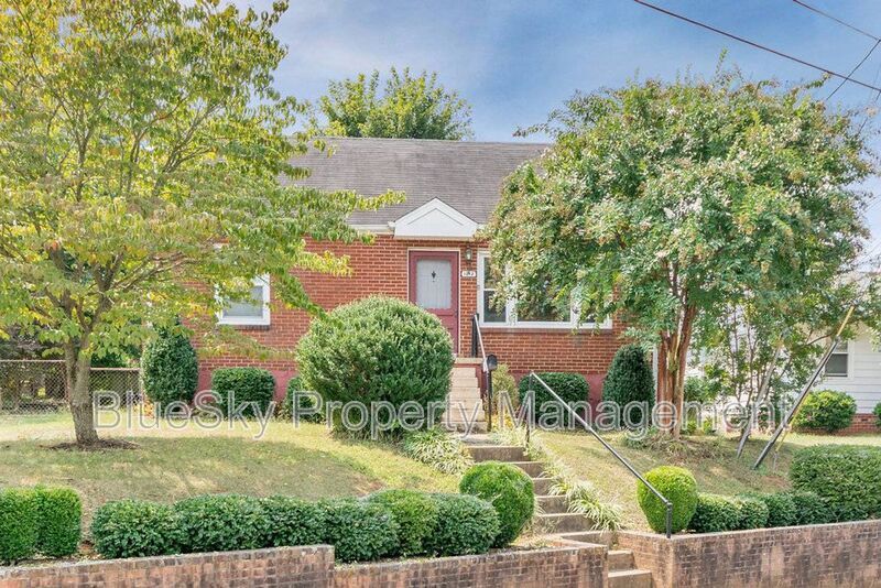 Foto principal - 1212 St George Ave