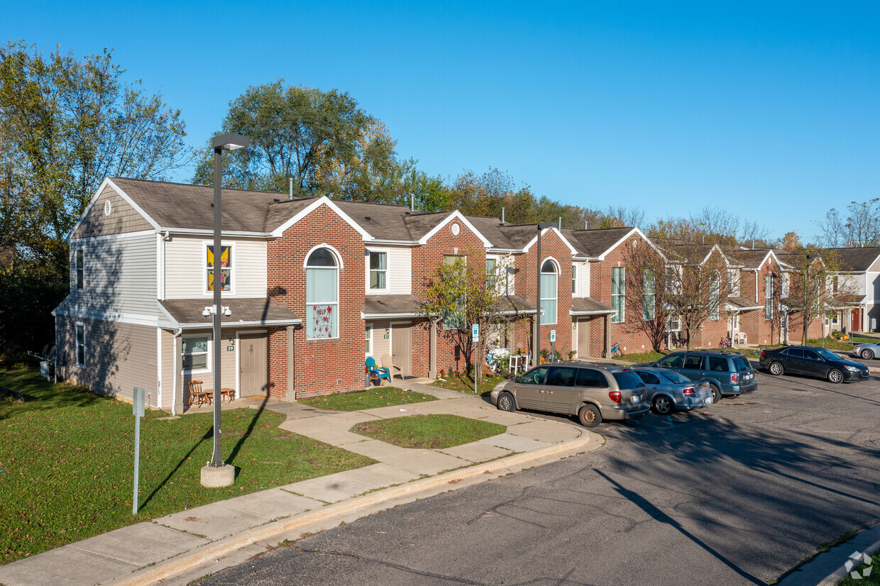 Primary Photo - Carrot Way Apartments