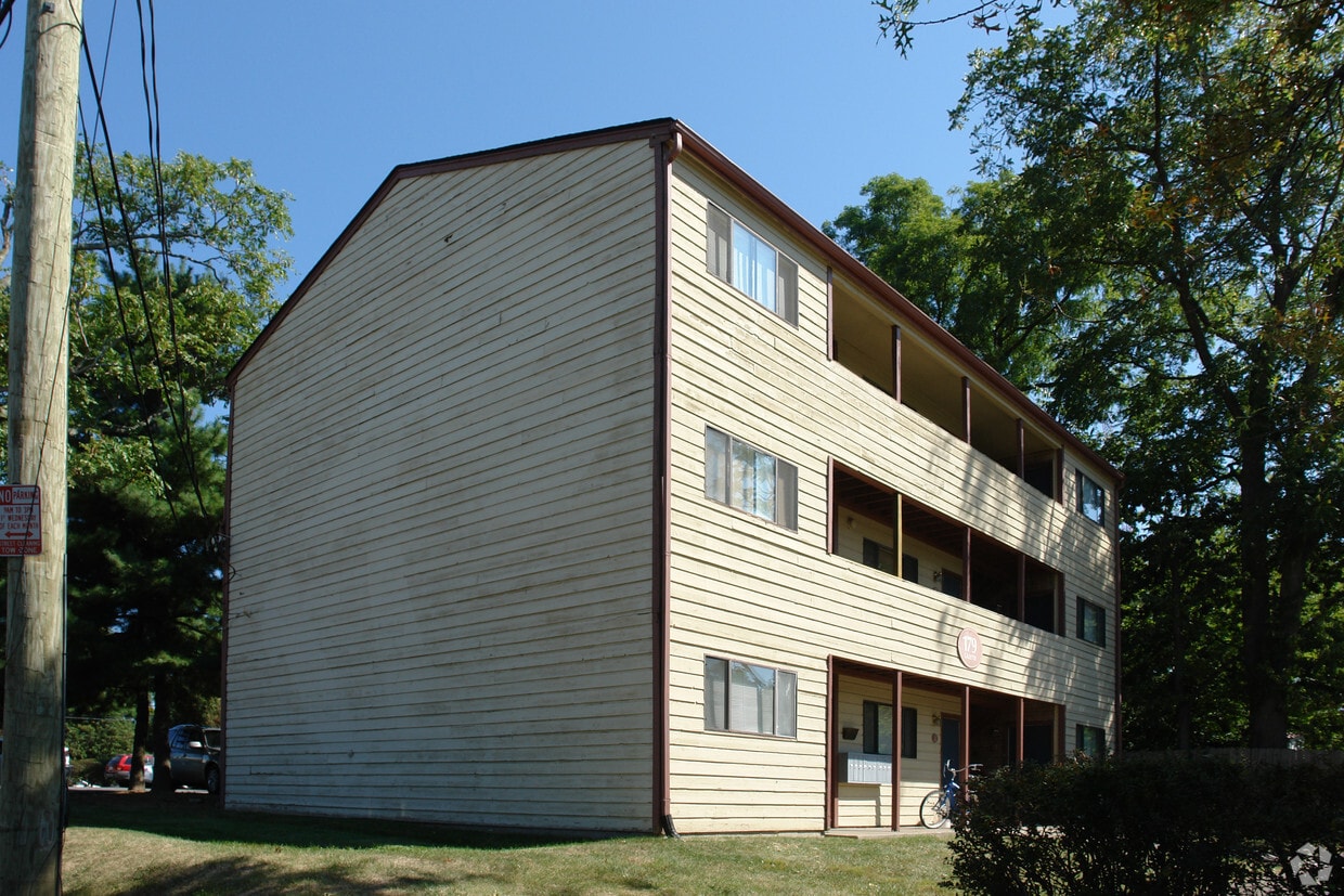 Primary Photo - 179 Gazette Ave