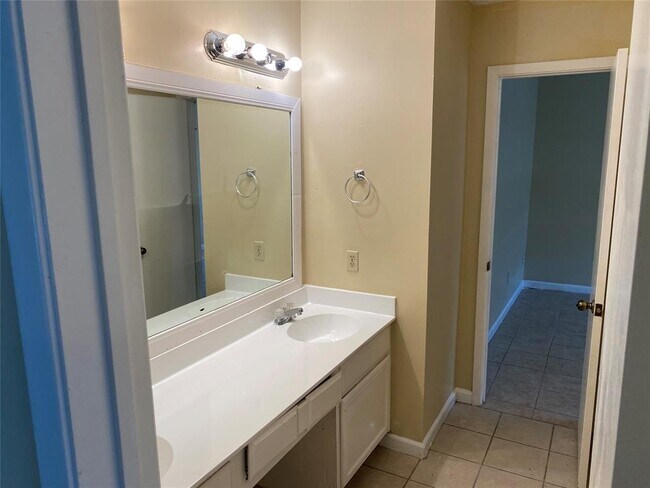 Building Photo - 11430 Valarno Dr