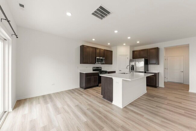 Building Photo - 25734 W Wakefield Dr