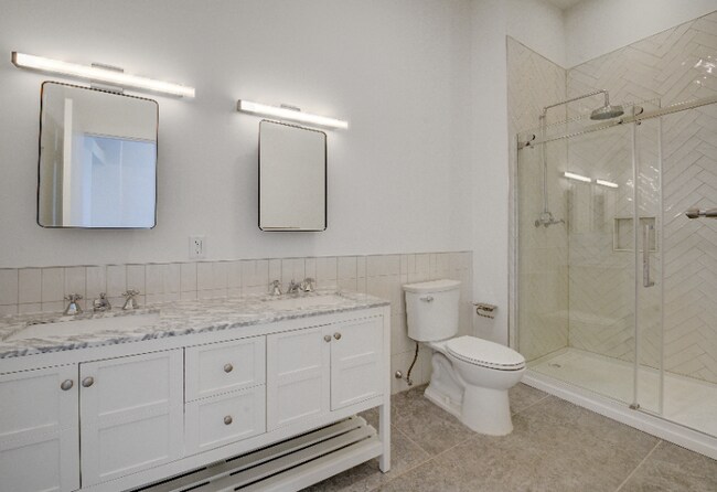 Building Photo - 1851 N Howard St