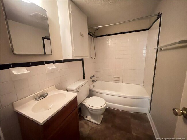 Foto del edificio - 824 Ridge Rd