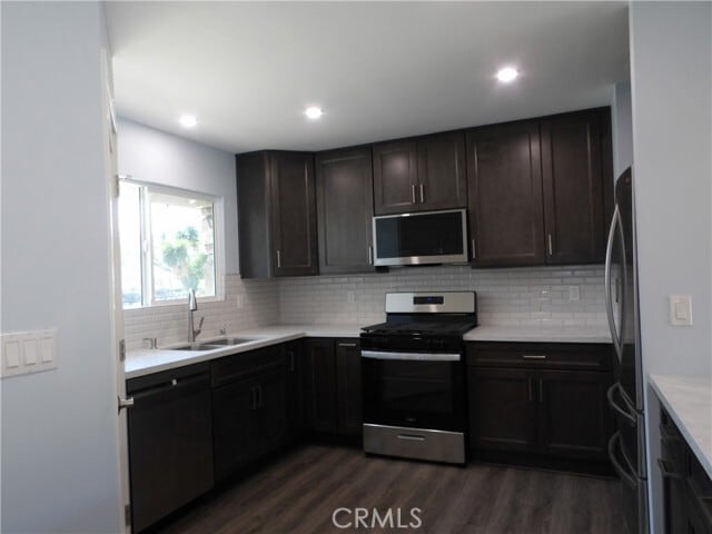 Foto del edificio - 2737 Burly Ave