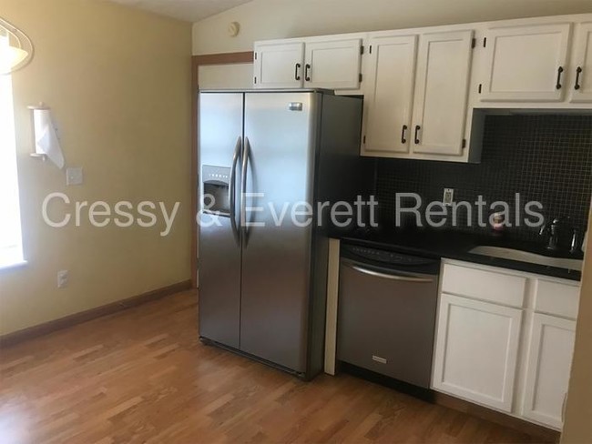 Foto del edificio - 1832 Woodland Dr