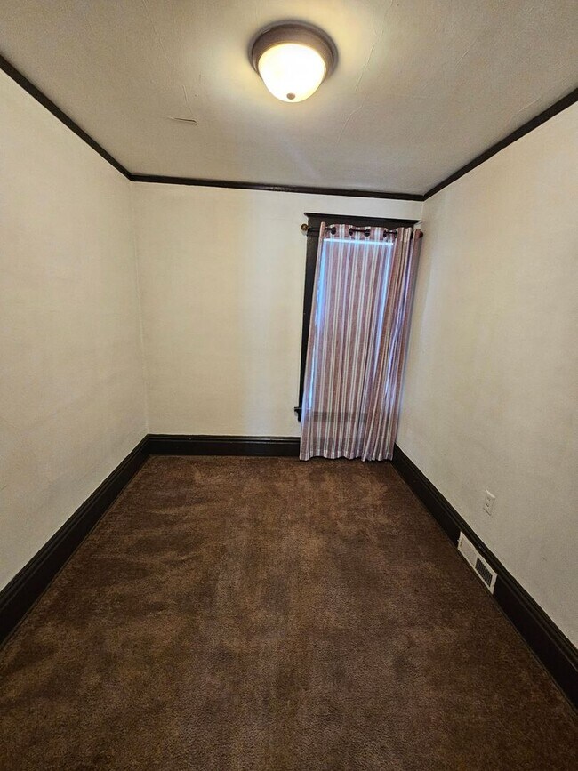 Foto del edificio - 230 S 61st St