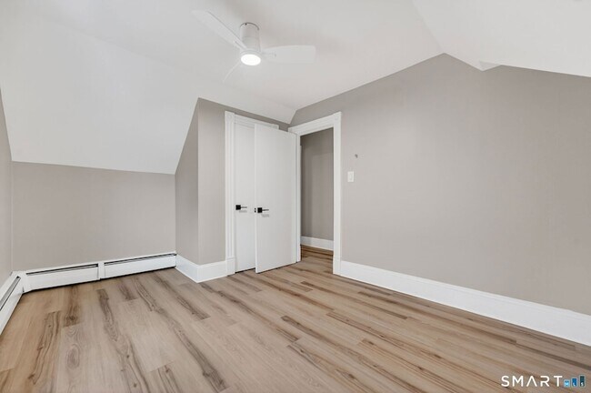 Foto del edificio - 129-131 Francis Avenue Unit 3rd Floor