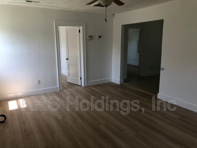 Foto del edificio - 226 Hickory Ave