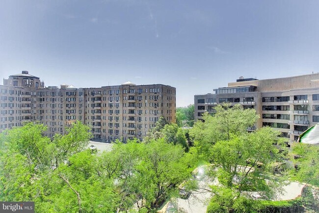 Building Photo - 2501 Calvert St NW